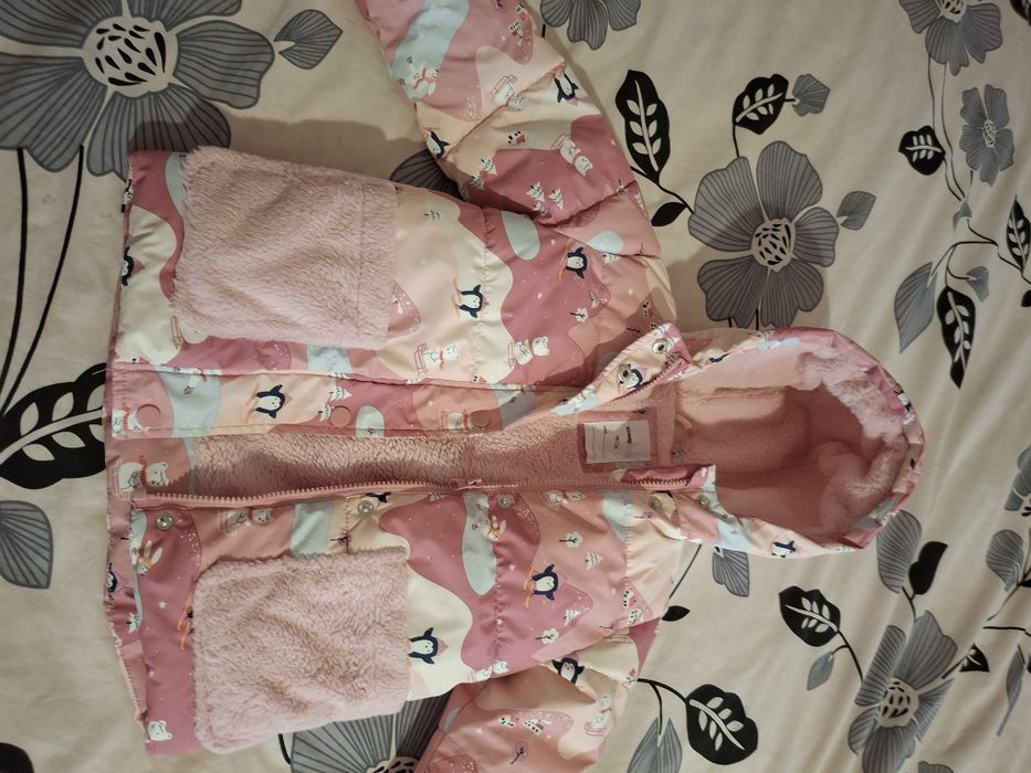 Зимова куртка ,яскравий принт