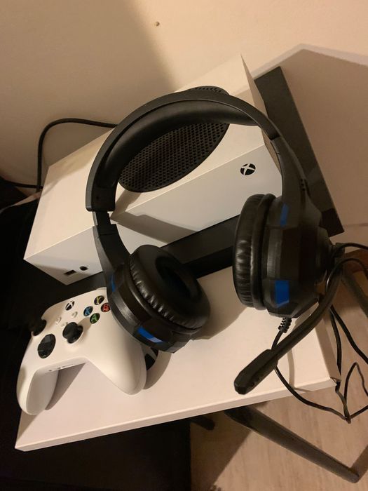 Xbox Series S + Gaming Headset64739925679618120