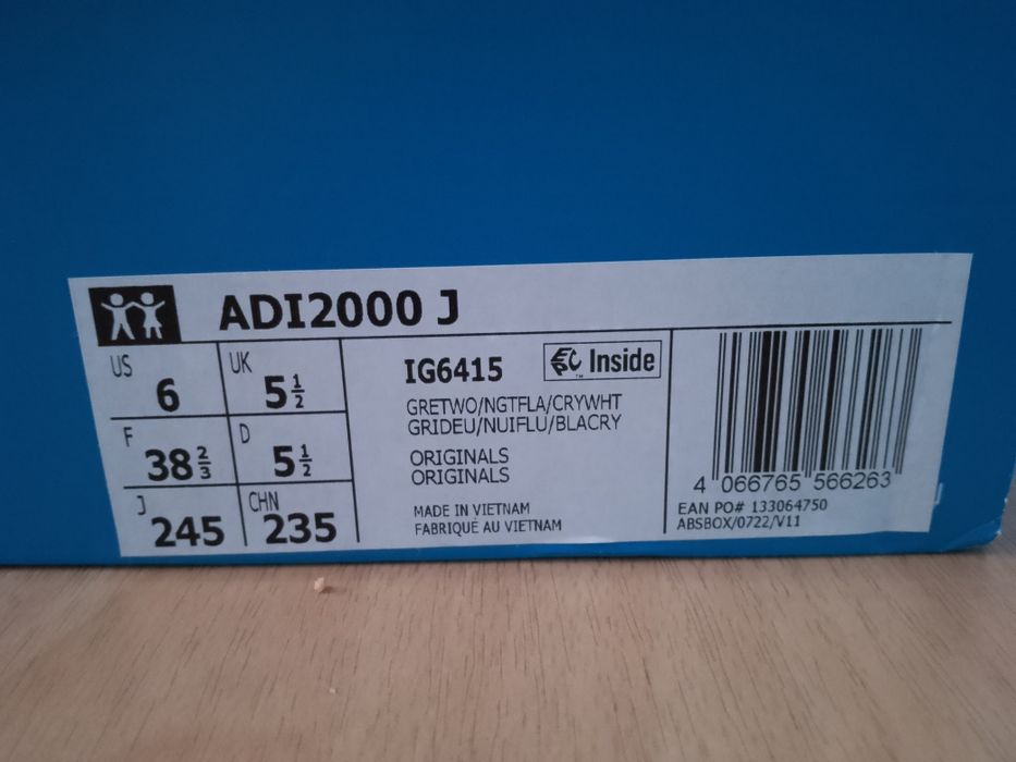 Buty Adidas model adi 2000