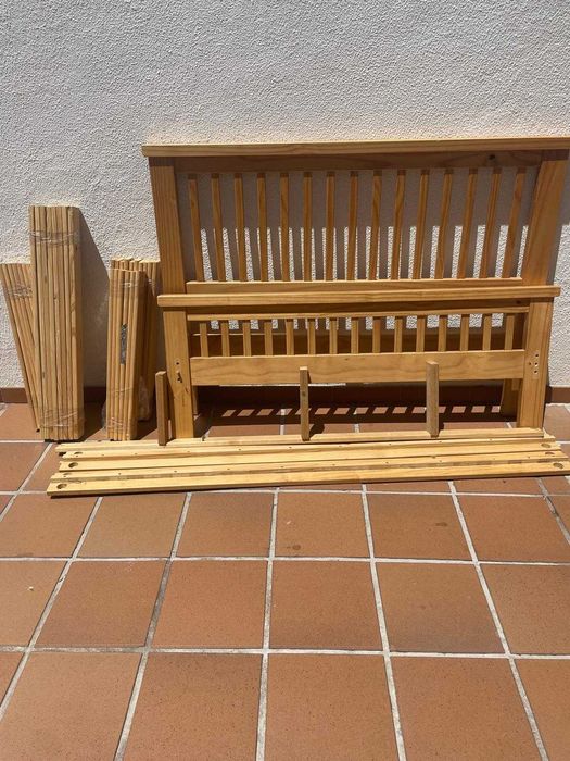 Cama com estrado