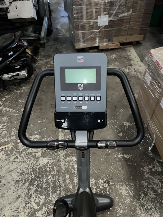 Bicicleta Estática BH Carbon Bike Dual – M6 Monitor