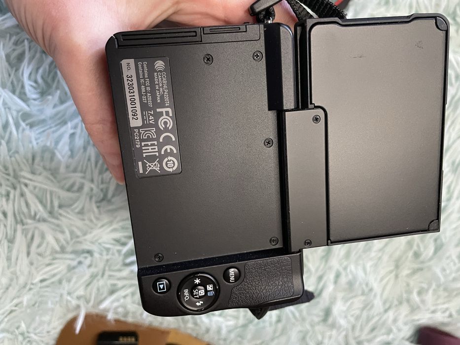 Фотоапарат Canon EOS M10