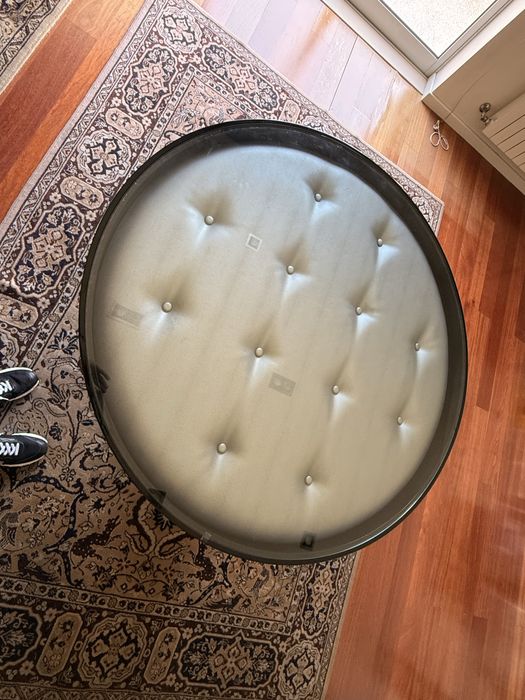 Mesa Redonda lacada preto brilho com tampo de vidro