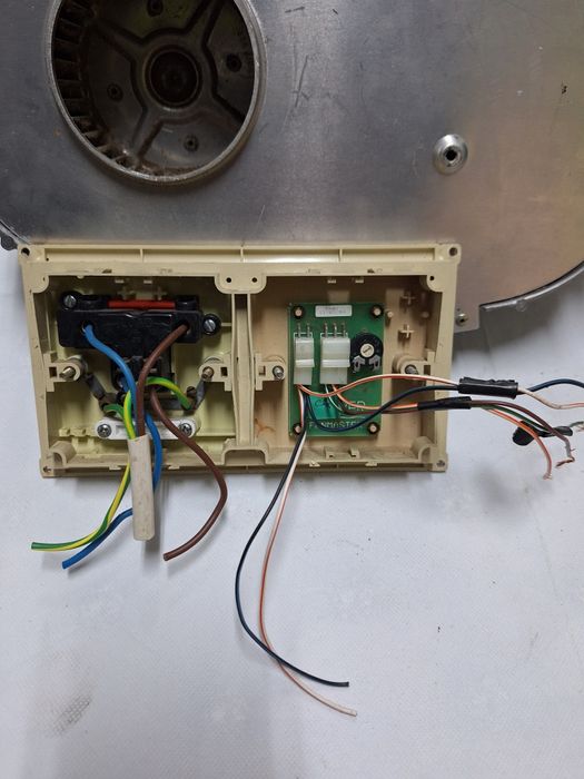 Carver dmuchawa- wentylator 12v z grzałką na 230v
