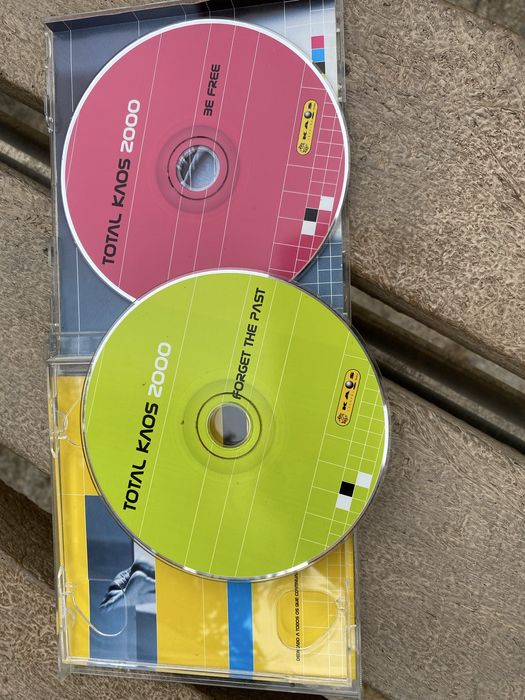 CD Duplo Total Kaos 2000