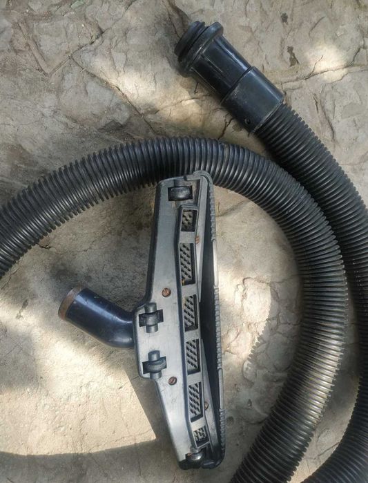 Шланг с насадкой для пылесоса Ракета.