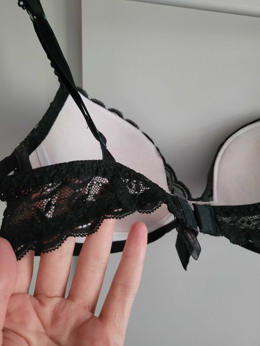 Intimissimi biustonosz stanik czarny biały koronka push-up Monica 75C