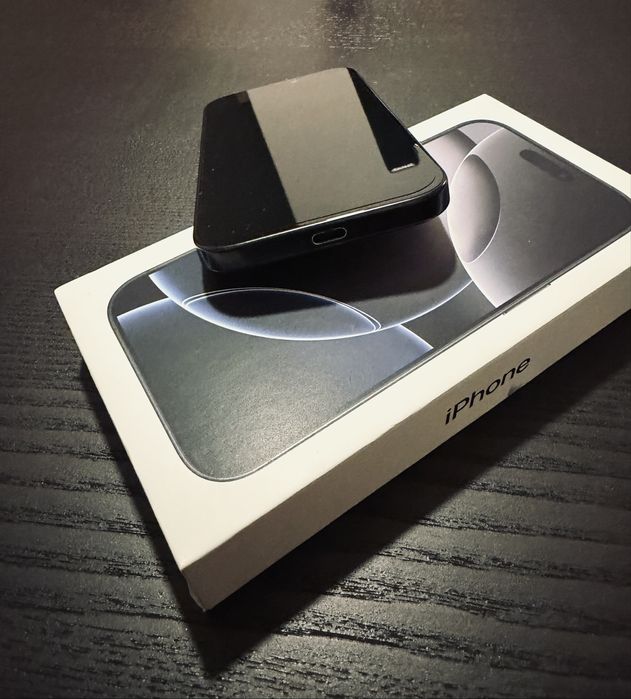 iPhone 16 Pro com capa Apple - Impecável!