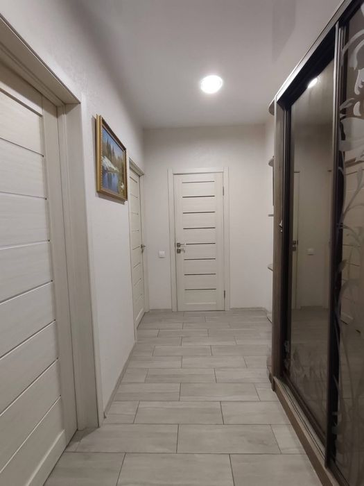 Квартира з меблями і технікою |