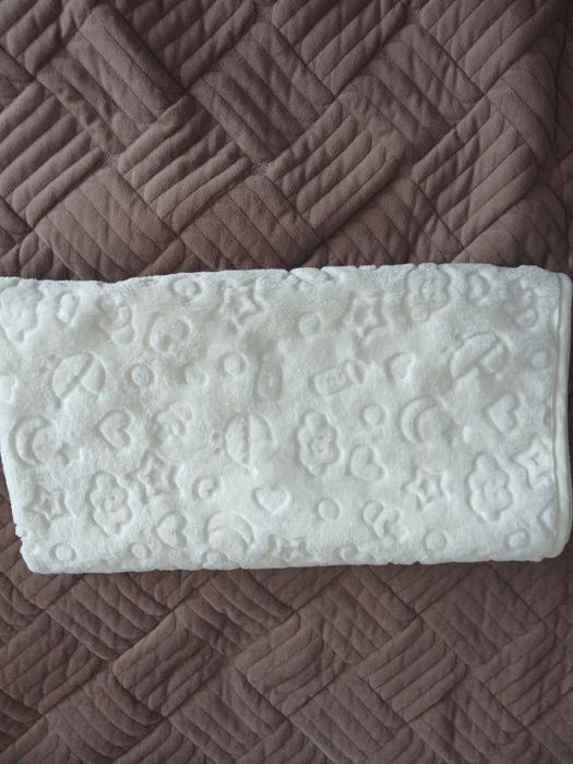 Продам дитяче одіяло 97×110 см.