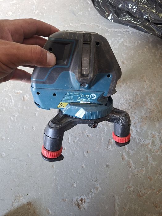 Laser bosch professional GLL3-50 wyglada jak nowy