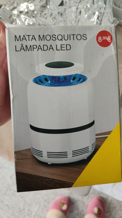 Mata Mosquitos Elétrico com Lâmpada LED - Novo