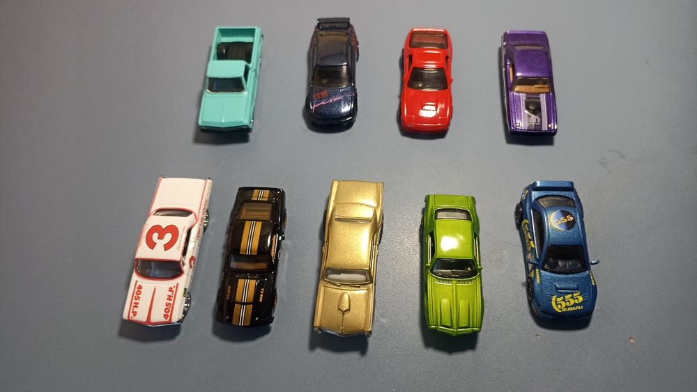 Машинки моделі hot wheels, matchbox та інші.