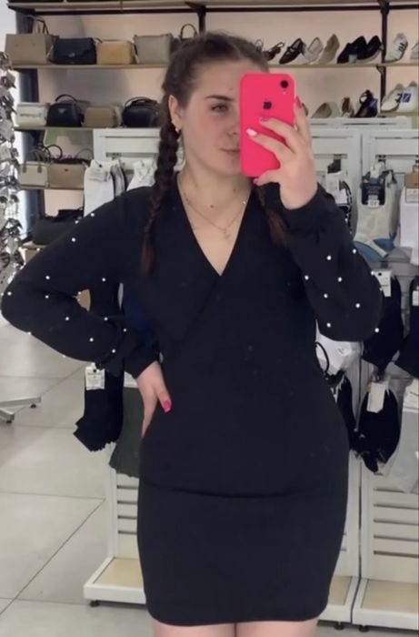 Продається сукня, стан новий ніразу не одягнута.