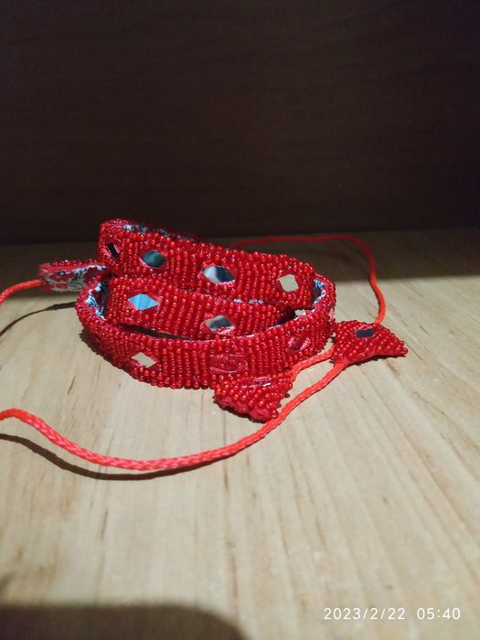 Пояс красный с бисером