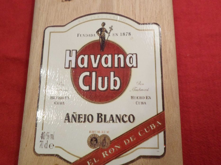 Деревянный держатель для бутылок "Havana Club"