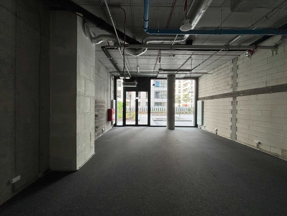 Lokal usługowy 70+12m² do wynajęcia|Towarowa Towers|parter|duże witryny