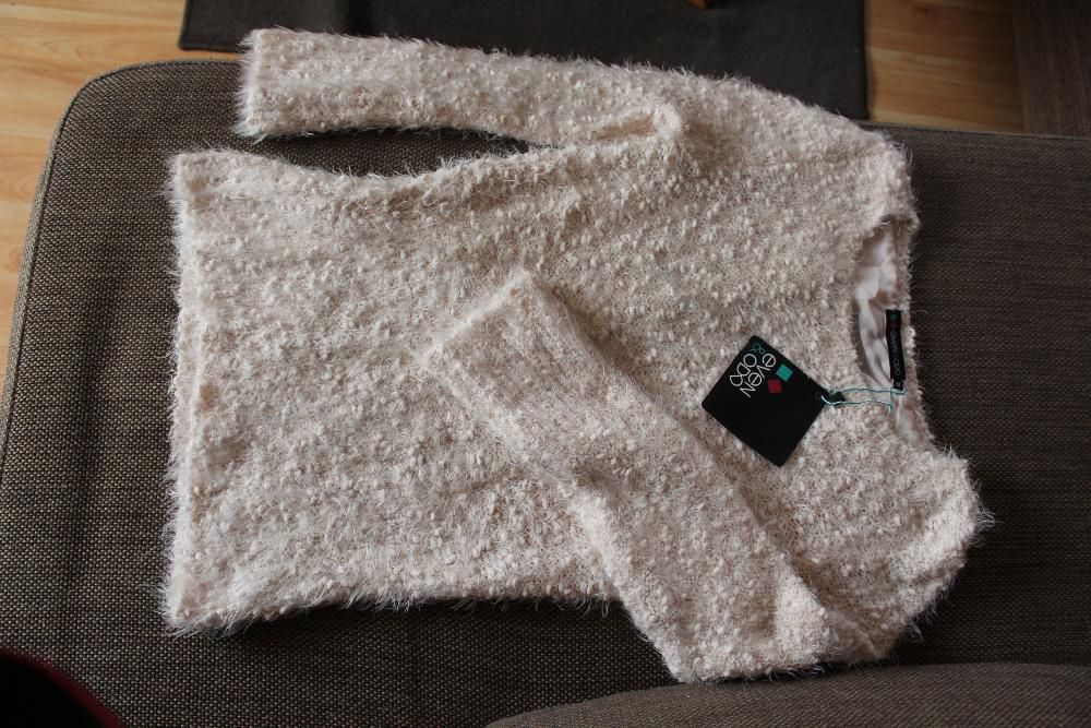 nowy sweter pastelowy nude rozmiar M / 38 do 40