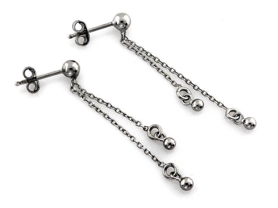 Srebrne kolczyki na sztyfcie z długimi łańcuszkami