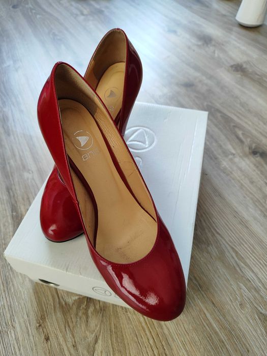 Buty szpilki bordowe skóra lakierowana 38