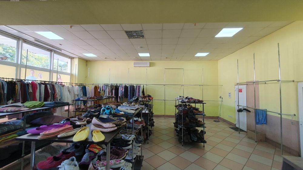 ПРОДАЖ ТОРГОВОГО КОМПЛЕКСУ в самому центрі м. Тячів вул. Шапошнікова