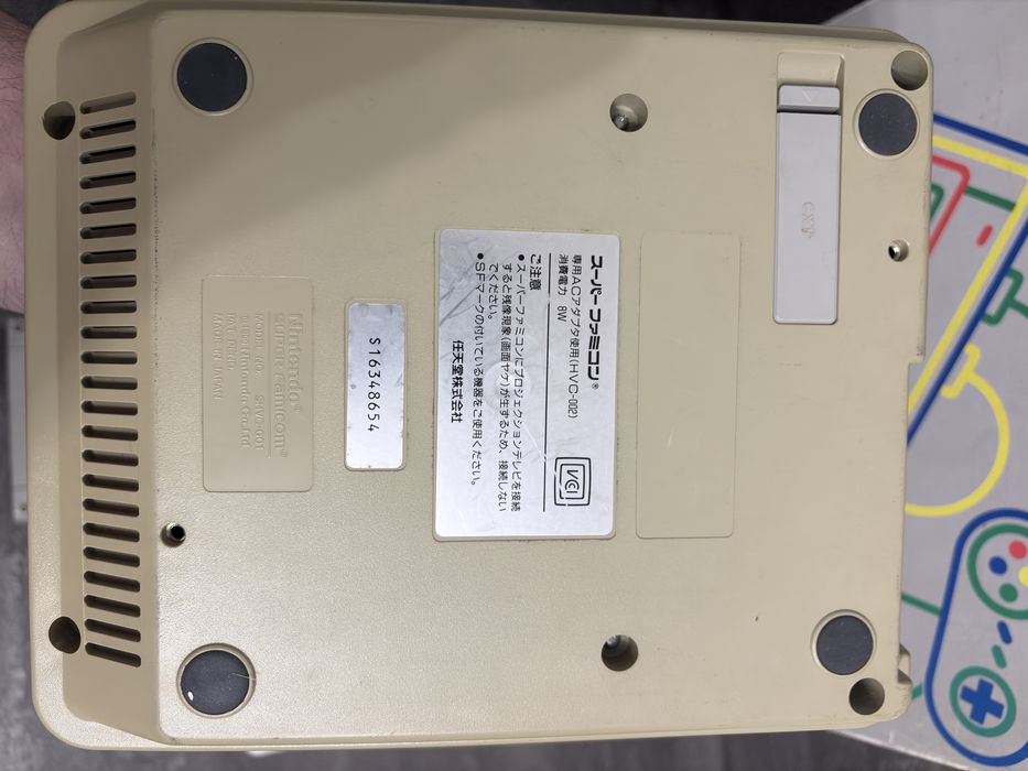 Консоль Superfamicom потребує заміну конденсаторів