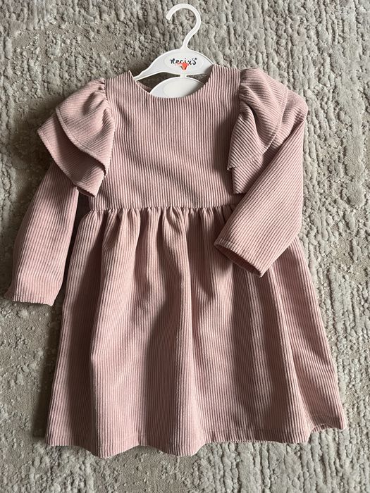 Плаття на дівчинку