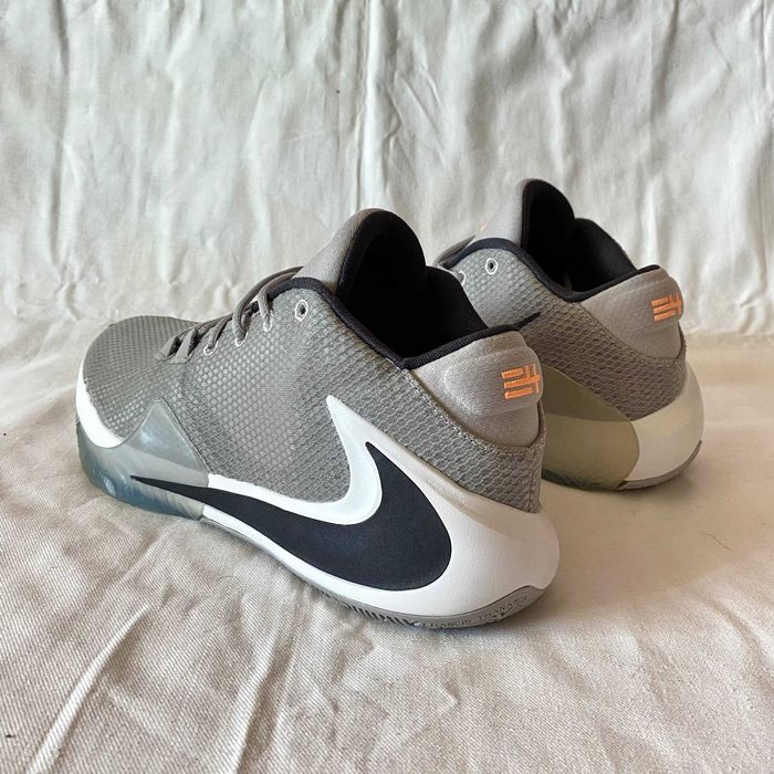 кросівки баскетбольні Nike Zoom Freak 1 (р. 44.5)