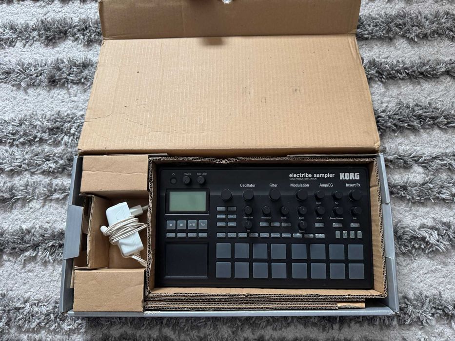 KORG Sampler Electribe 2s czarny pudełko