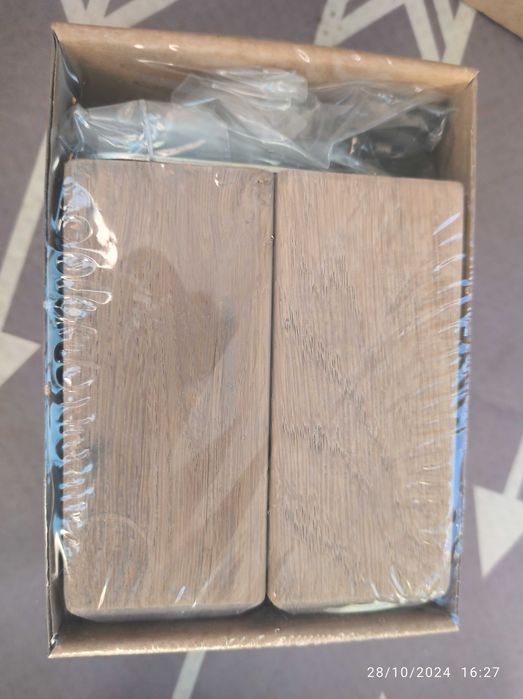 IKEA STUBBARP
4 Pernas, ef Nogueira c/velatura cinza claro