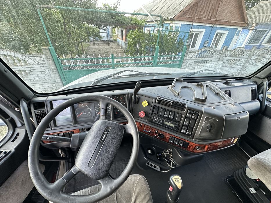 Тягач VOLVO VNL 660 2002р
