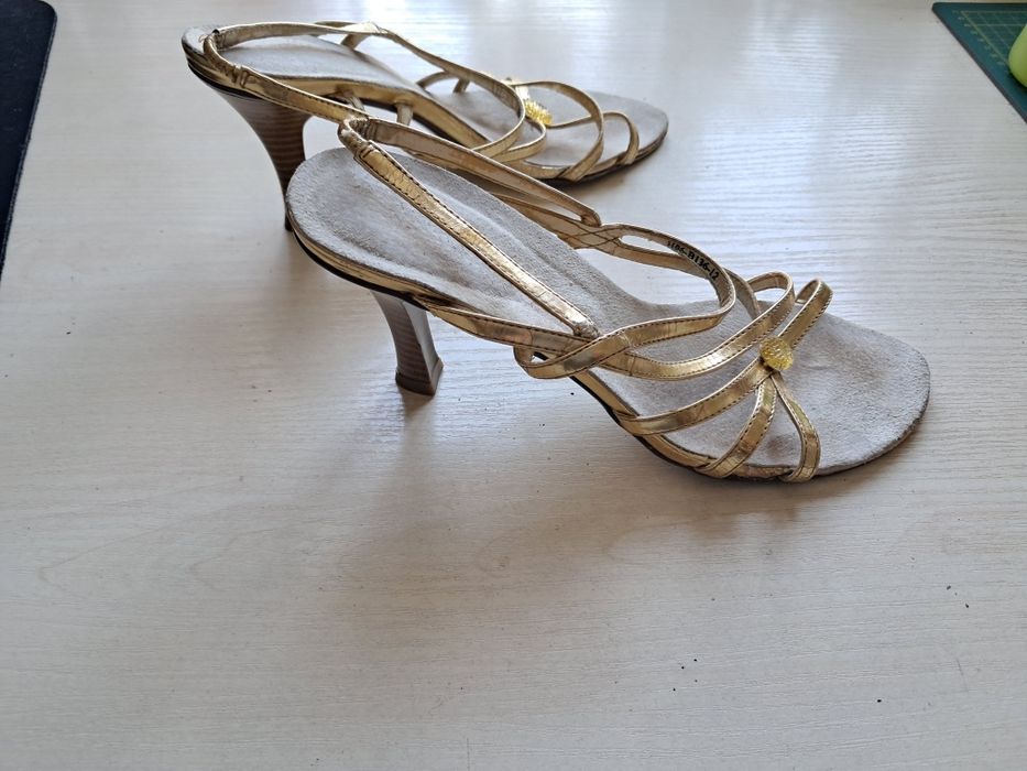 Босоніжки каблук 8см