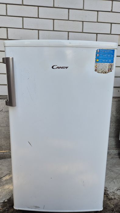 Продам маленькую морозилку Candy б/у.
