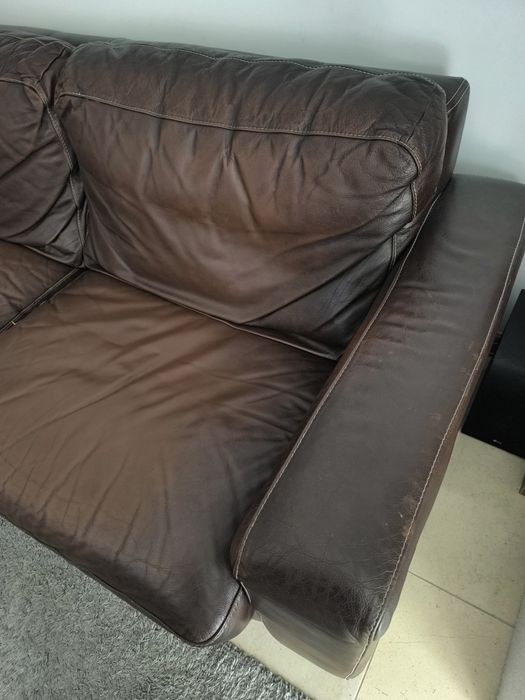Sofá em pele 3 lugares
