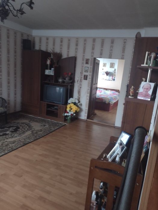 Продаж будинку в с. Давидів, ділянка 25 соток. Всі комунікації підключені.