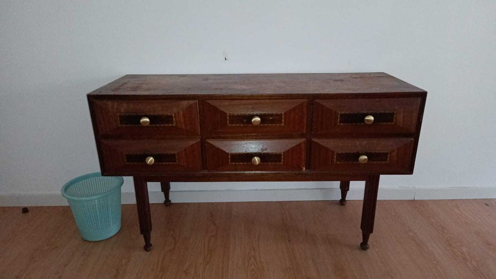 cómoda vintage com 6 gavetas