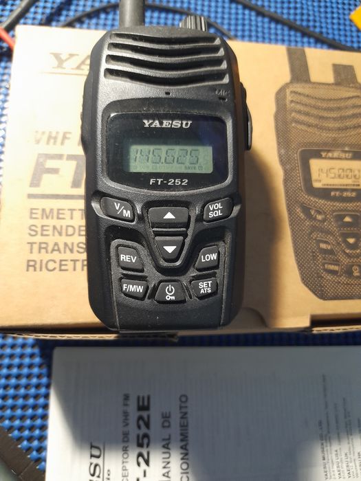 Yaesu FT 252E ( portátil monobanda VHF) 2 metros
