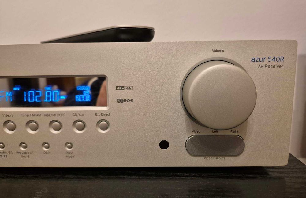 Amplificador Cambridge Audio - Azur 540R v3
