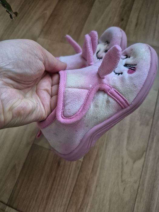 Kapcie rozmiar 25