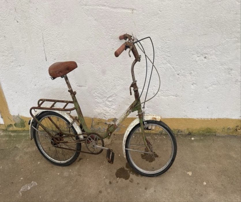 bicicleta dobrável antiga para restaurar