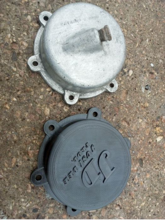 Пластиковая  крышка балансира а/м УРАЛ 4320 в