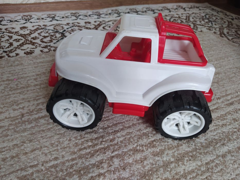 Продам детскую машинку