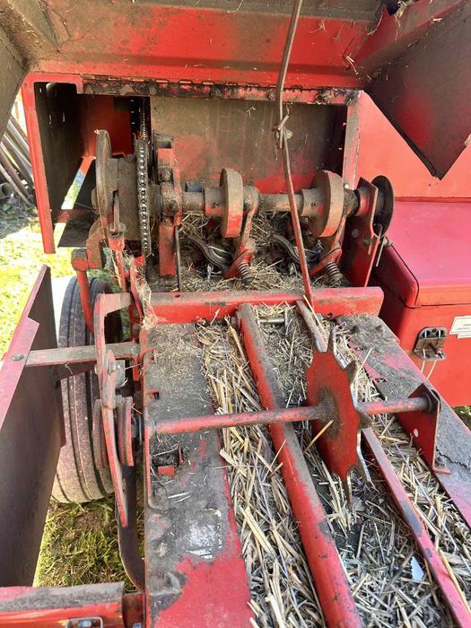 Тюкувальний прес Massey Ferguson