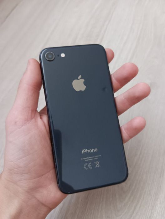 Продам айфон 8 64гб