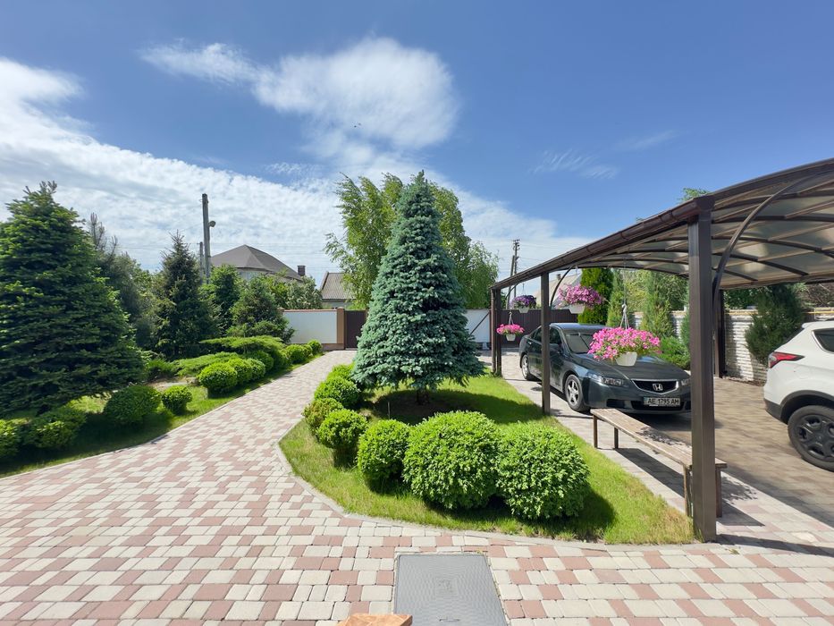 ЭКС.Продам уютный дом 246 м2 со своим выходом к речке в Новоалександровке