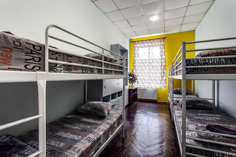 Комфортний жіночий номер в центрі Львова з санвузлом