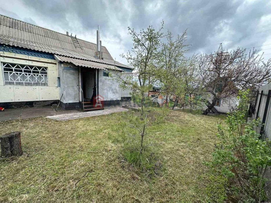 Продаж великого будинку в Карнаухівці