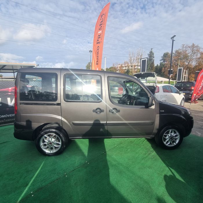 Fiat Doblo (7 lugares)