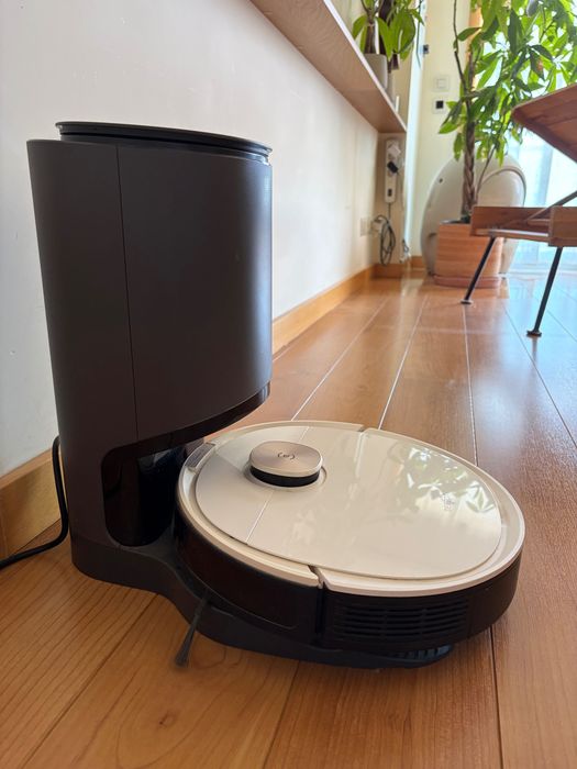 Robot Vacuum perfect condition - ECOVACS Deebot Ozmo T8+
