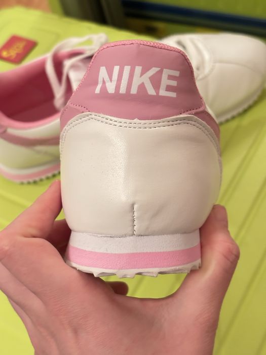 Нові жіночі кросівки!